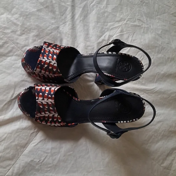NWOB Tory Burch Solana Jacquard Strappy Platform Sandals Block HeelSize 8.5